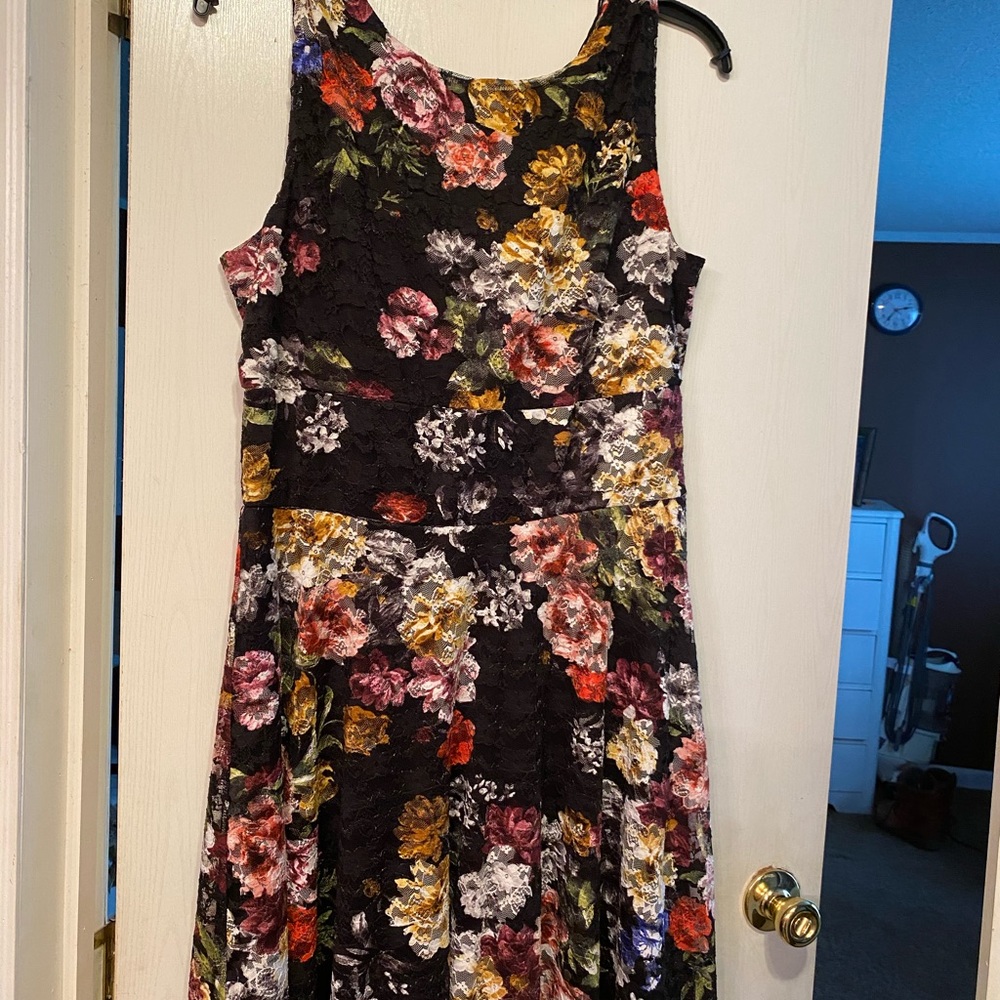 Beautiful floral print size 16 dress